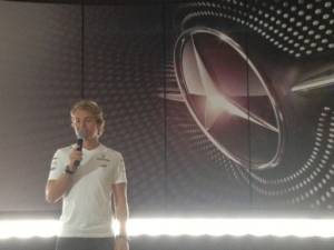 Nico Rosberg del Team F1 mercedes Benz petronas ci parla del rapporto tra uomo e tecnologia 14