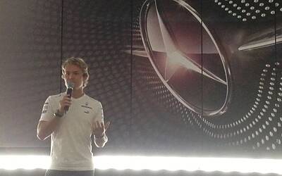 Nico Rosberg del Team F1 mercedes Benz petronas ci parla del rapporto tra uomo e tecnologia 16
