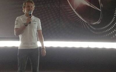 Nico Rosberg del Team F1 mercedes Benz petronas ci parla del rapporto tra uomo e tecnologia 19
