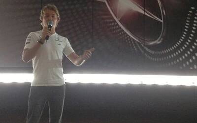 Nico Rosberg del Team F1 mercedes Benz petronas ci parla del rapporto tra uomo e tecnologia 20