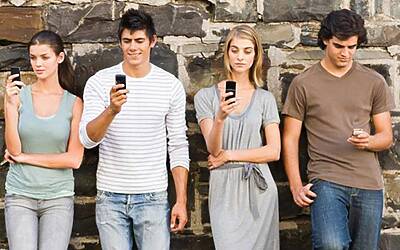 Rischi di utilizzo dei cellulari da parte degli adolescenti secondo la ricerca della Societa Italiana di Pediatria