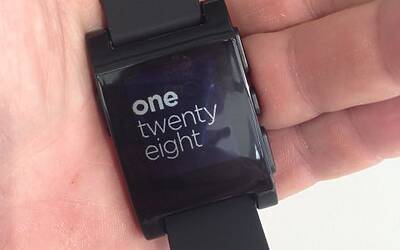 Test ed Unboxing di Pebble lo smartwach con e paper finanziato da Kickstarter 01