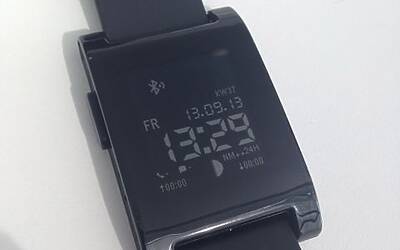 Test ed Unboxing di Pebble lo smartwach con e paper finanziato da Kickstarter 02
