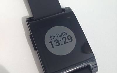Test ed Unboxing di Pebble lo smartwach con e paper finanziato da Kickstarter 05