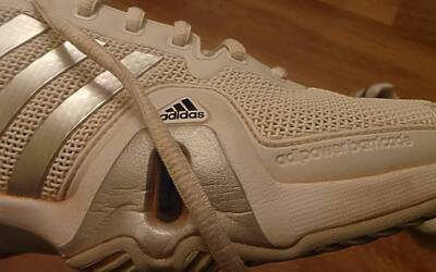 nellavampiede delle adidas barricade 8 cè la tecnologia adiprene+