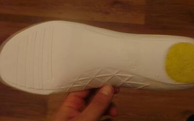 oltre alladiprene nella zona del tallone nella soletta interna è presente altro materiale ammortizzante