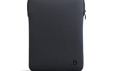 LArobe GraphiteBlack MBAir13 front