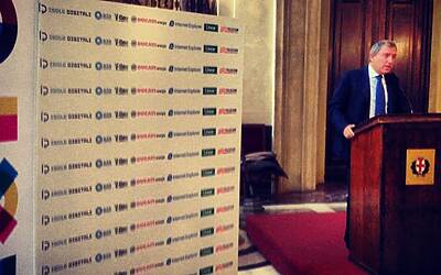 Le Isole Digitali dove navigare gratuitamente in wifi e noleggiare una auto elettrica 03