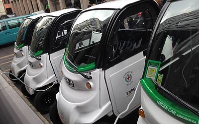 Le Isole Digitali dove navigare gratuitamente in wifi e noleggiare una auto elettrica 24