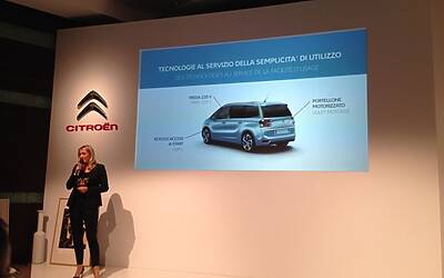 Quando la tecnologia incontra lambiente Citroen Grand C4 Picasso il Tecnospace che inquina meno di una sigaretta 045