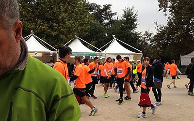 deejay ten milano 2013 le foto ed i video migliori non ufficiali della Deejay Ten milano 2013 guarda se ci sei anche tu tra i partecipanti alla corsa divertente di milano insieme a Radio Deejay e Linus 10