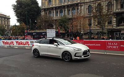 deejay ten milano 2013 le foto ed i video migliori non ufficiali della Deejay Ten milano 2013 guarda se ci sei anche tu tra i partecipanti alla corsa divertente di milano insieme a Radio Deejay e Linus 16