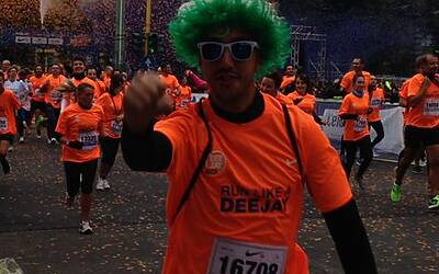 deejay ten milano 2013 le foto ed i video migliori non ufficiali della Deejay Ten milano 2013 guarda se ci sei anche tu tra i partecipanti alla corsa divertente di milano insieme a Radio Deejay e Linus 20