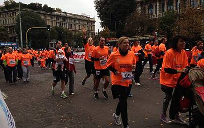 deejay ten milano 2013 le foto ed i video migliori non ufficiali della Deejay Ten milano 2013 guarda se ci sei anche tu tra i partecipanti alla corsa divertente di milano insieme a Radio Deejay e Linus 30