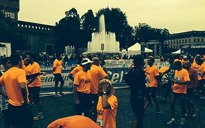 deejay ten milano 2013 le foto ed i video migliori non ufficiali della Deejay Ten milano 2013 guarda se ci sei anche tu tra i partecipanti alla corsa divertente di milano insieme a Radio Deejay e Linus 35