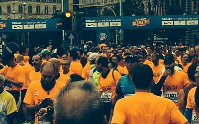 deejay ten milano 2013 le foto ed i video migliori non ufficiali della Deejay Ten milano 2013 guarda se ci sei anche tu tra i partecipanti alla corsa divertente di milano insieme a Radio Deejay e Linus 37