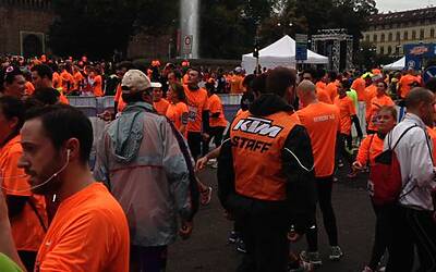 deejay ten milano 2013 le foto ed i video migliori non ufficiali della Deejay Ten milano 2013 guarda se ci sei anche tu tra i partecipanti alla corsa divertente di milano insieme a Radio Deejay e Linus 42