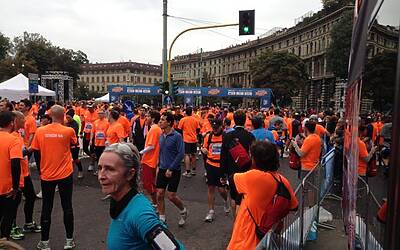 deejay ten milano 2013 le foto ed i video migliori non ufficiali della Deejay Ten milano 2013 guarda se ci sei anche tu tra i partecipanti alla corsa divertente di milano insieme a Radio Deejay e Linus 45