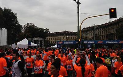 deejay ten milano 2013 le foto ed i video migliori non ufficiali della Deejay Ten milano 2013 guarda se ci sei anche tu tra i partecipanti alla corsa divertente di milano insieme a Radio Deejay e Linus 50