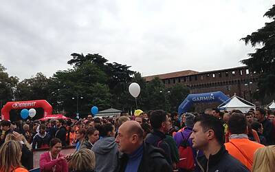 deejay ten milano 2013 le foto ed i video migliori non ufficiali della Deejay Ten milano 2013 guarda se ci sei anche tu tra i partecipanti alla corsa divertente di milano insieme a Radio Deejay e Linus 62