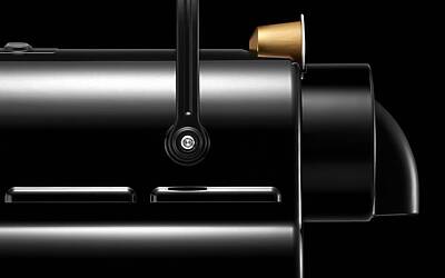 Nespresso Inissia Black Side CloseUp