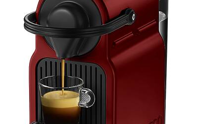 Nespresso Inissia rubyredBIA Side 3quarter