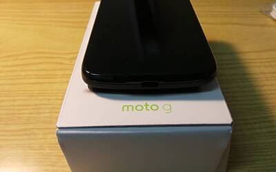 Moto G unboxing 0