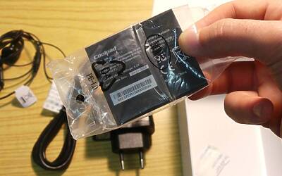 Vodafone Smart 4G unboxing 17