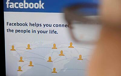 pulsante condividi su facebook