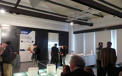 EPSON MOVERIO BT 200 15