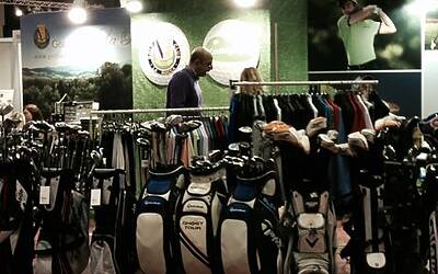 ITALIAN GOLF SHOW PARMA 2014 IL PRINCIPALE EVENTO FIERISTICO PER IL MONDO DEL GOLF CON I PRINCIPALI ESPOSITORI DEL SETTORE ED IL GRANDE CAMPO PRATICA INDOOR PER IL TEST DEI FERRI DEGLI IBRIDI E DEI DRIVE E DI TUTTA ATTREZZATURA GOLFISTICA 075