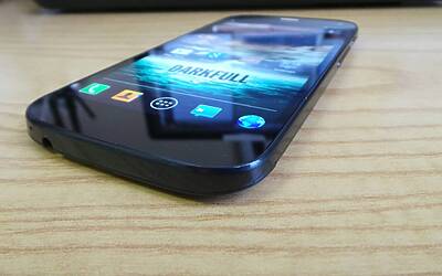 Wiko DARKFULL HELL unboxing 2