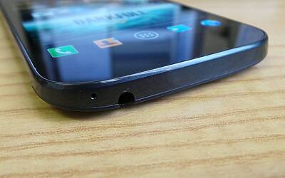 Wiko DARKFULL HELL unboxing 7