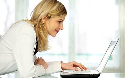 wd 09 pet resolutions woman researching xln