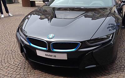 prova auto ibrida ed elettrica bmw i3 i8 al salone del libro torino 201414