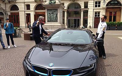 prova auto ibrida ed elettrica bmw i3 i8 al salone del libro torino 201415