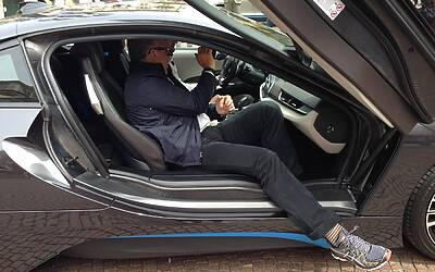 prova auto ibrida ed elettrica bmw i3 i8 al salone del libro torino 201419