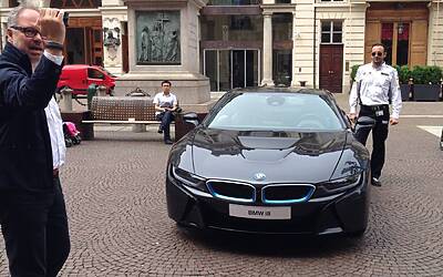 prova auto ibrida ed elettrica bmw i3 i8 al salone del libro torino 201421