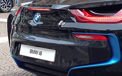 prova auto ibrida ed elettrica bmw i3 i8 al salone del libro torino 201432