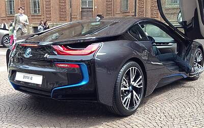 prova auto ibrida ed elettrica bmw i3 i8 al salone del libro torino 201433