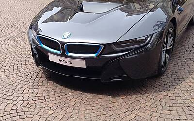 prova auto ibrida ed elettrica bmw i3 i8 al salone del libro torino 201441