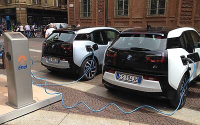 prova auto ibrida ed elettrica bmw i3 i8 al salone del libro torino 201444