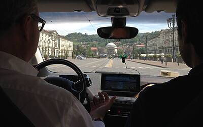 prova auto ibrida ed elettrica bmw i3 i8 al salone del libro torino 201454