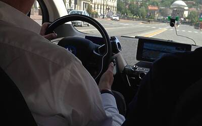 prova auto ibrida ed elettrica bmw i3 i8 al salone del libro torino 201455