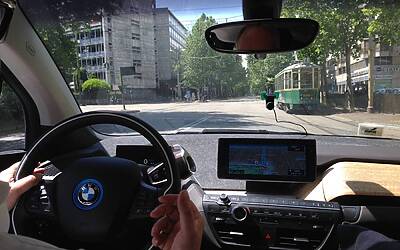 prova auto ibrida ed elettrica bmw i3 i8 al salone del libro torino 201460