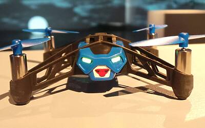 Parrot Rolling Spider 4