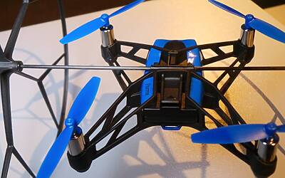 Parrot Rolling Spider 8