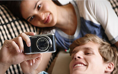 Selfie di coppia Samsung Galaxy Camera 2