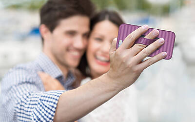 selfie RADIANT ORCHID