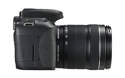 EOS 760D EF S18 135ISSTM Right Medium
